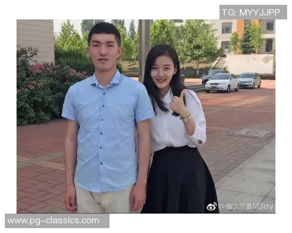 葛优与姚明首次相遇的幽默瞬间引发的欢笑与感动