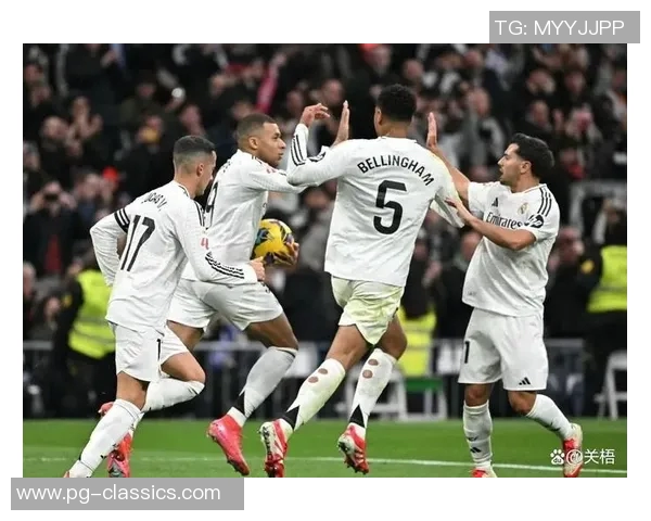 世界杯精彩对决皇马与AC米兰战成平局绝杀瞬间引发全场热烈反响