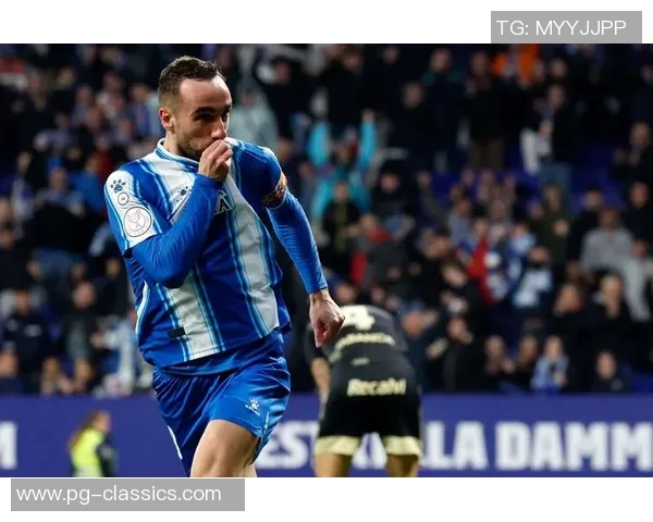 国王杯激战曼联与多特蒙德平局红牌事件引发全场热议与争议